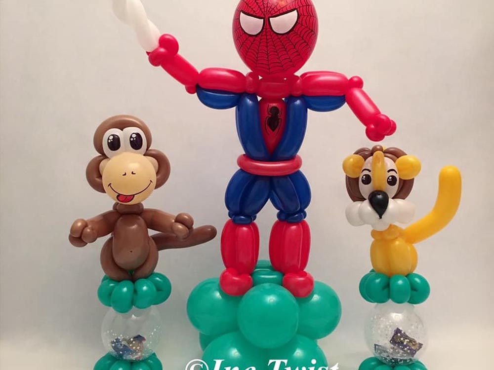 SKILLED BALLOON SCULPTURES FOR YOUR EVENT